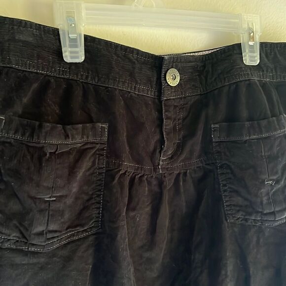 EXCELLENT CONDITION WOMEN’S SIZE 10 ATHLETA BLACK BRUSHED CORDUROY SKIRT - Picture 2 of 7